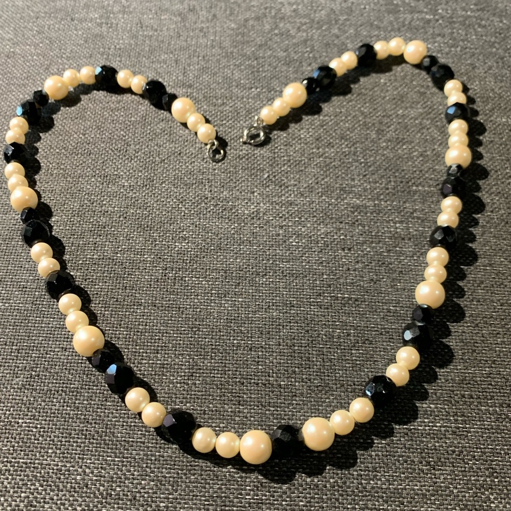 Black and white necklace